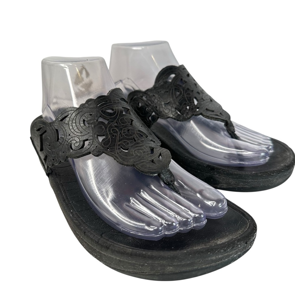 FitFlop Boho Flora Black Leather Flip Flop Sandals Comfort Wedge Women 8